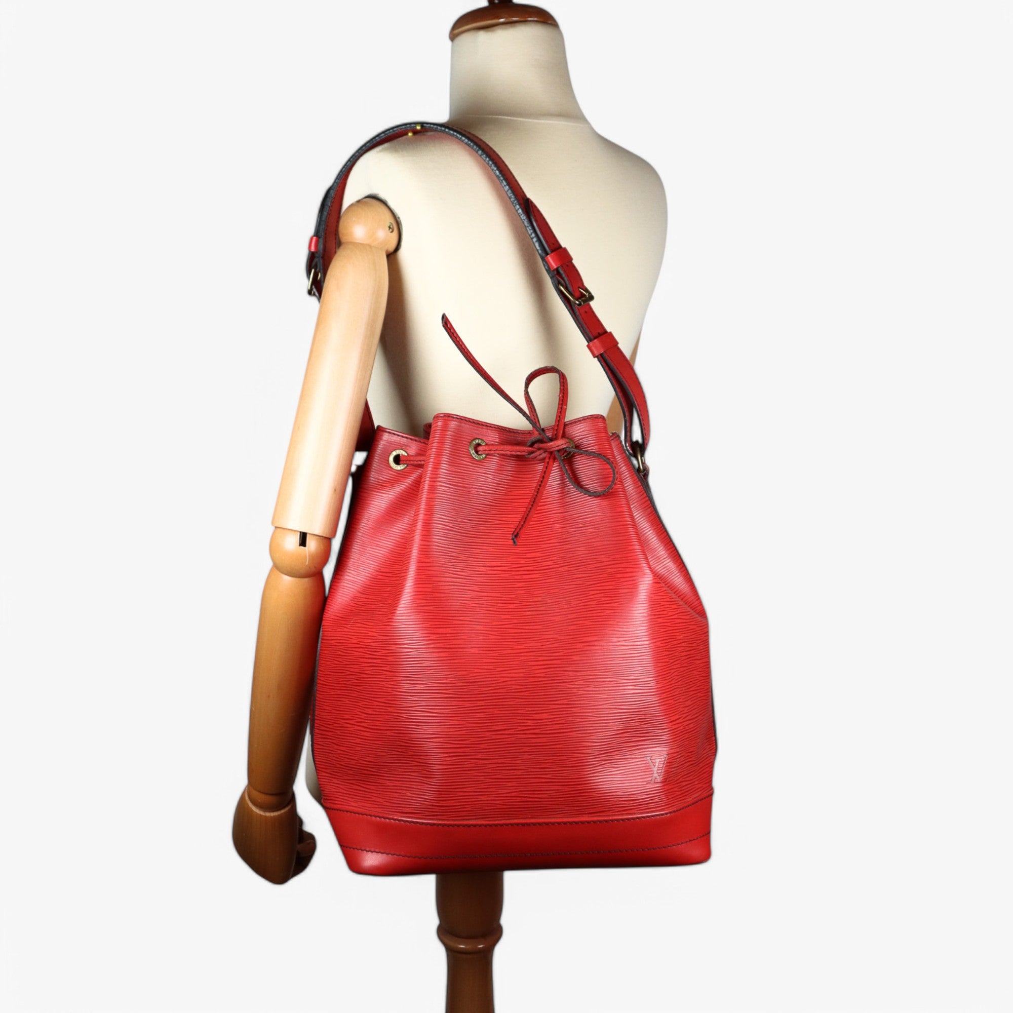 Louis Vuitton Epi Noé - ReLuxe Room