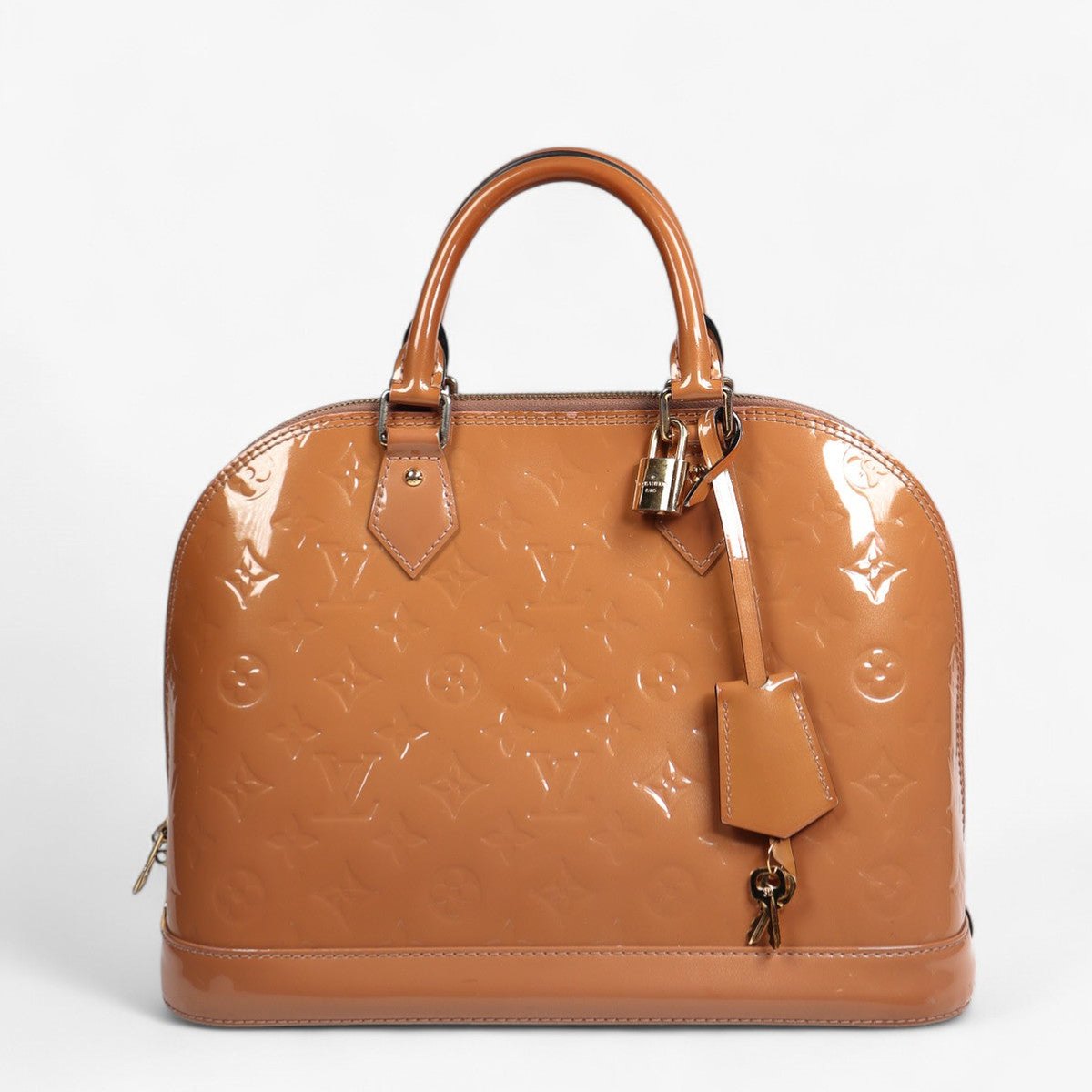 Чанта, която оценихме като Много добро: Louis Vuitton Alma PM
