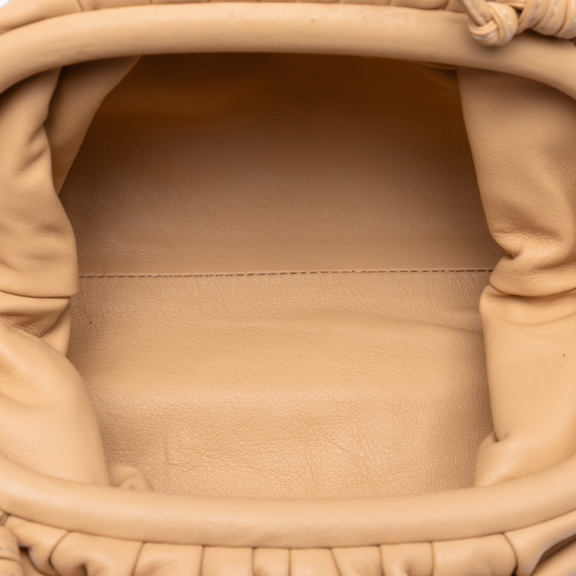 Bottega Veneta Lambskin The Mini Pouch Crossbody – ReLuxe Room
