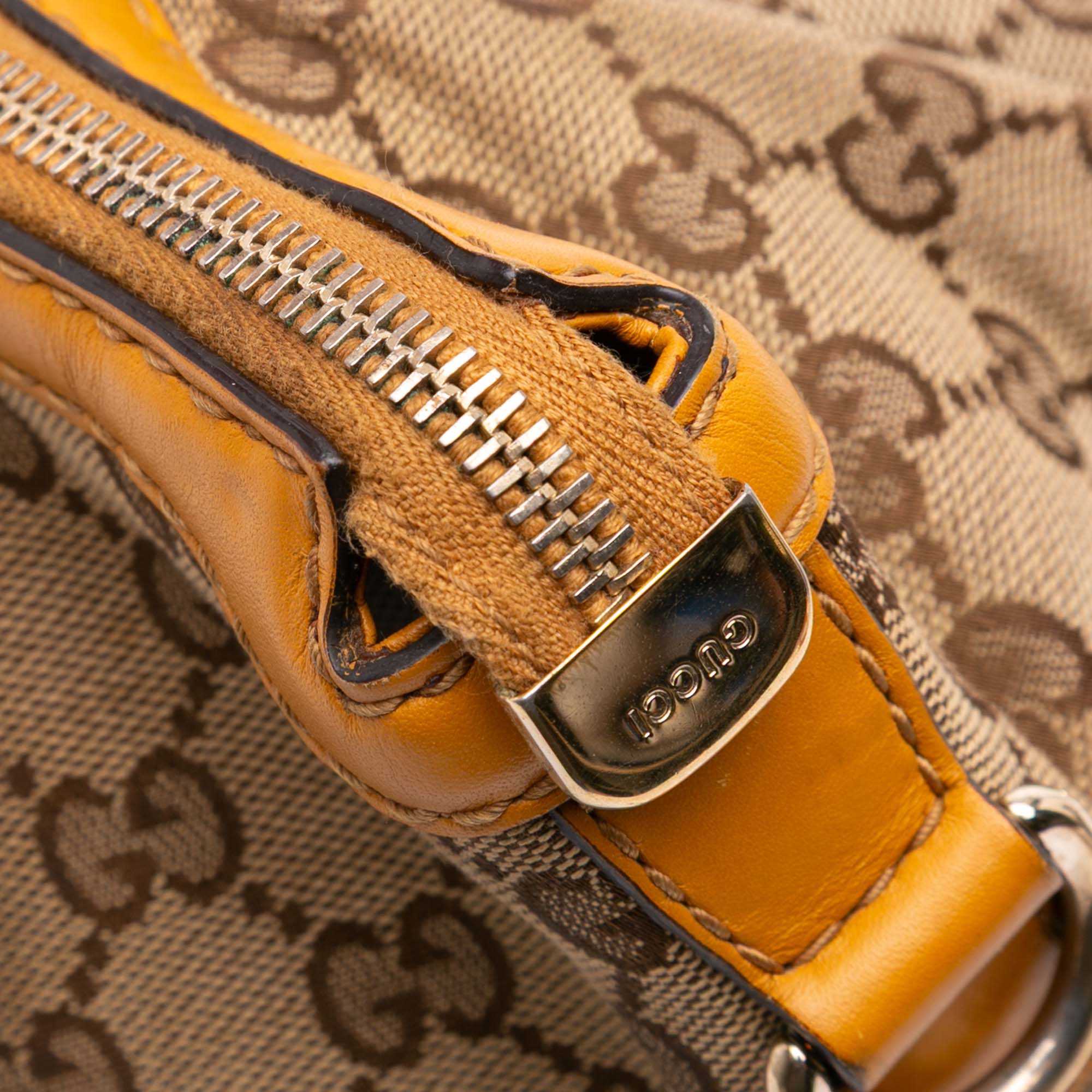 Gucci GG Canvas Sukey