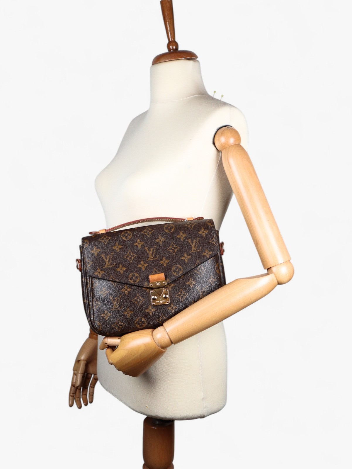 Louis Vuitton Monogram Metis Pochette